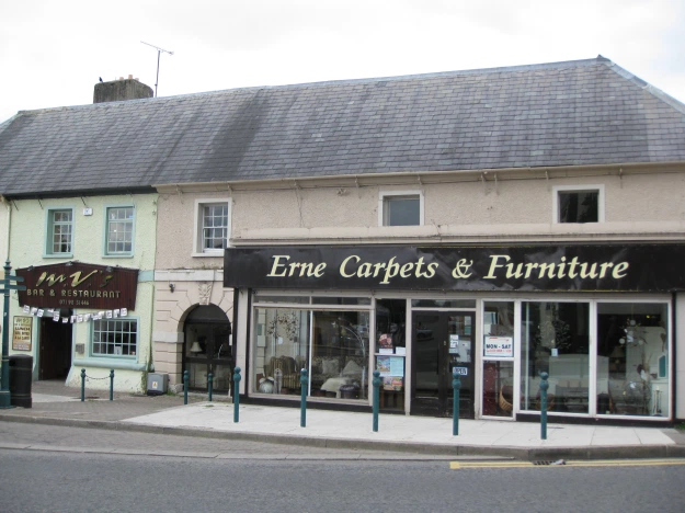 Currently a carpet store and restaurant in Ballyshannon town, this building used to be the military barracks for the town. It's home to not just one but two famous ghost stories.  #FolkloreThursday