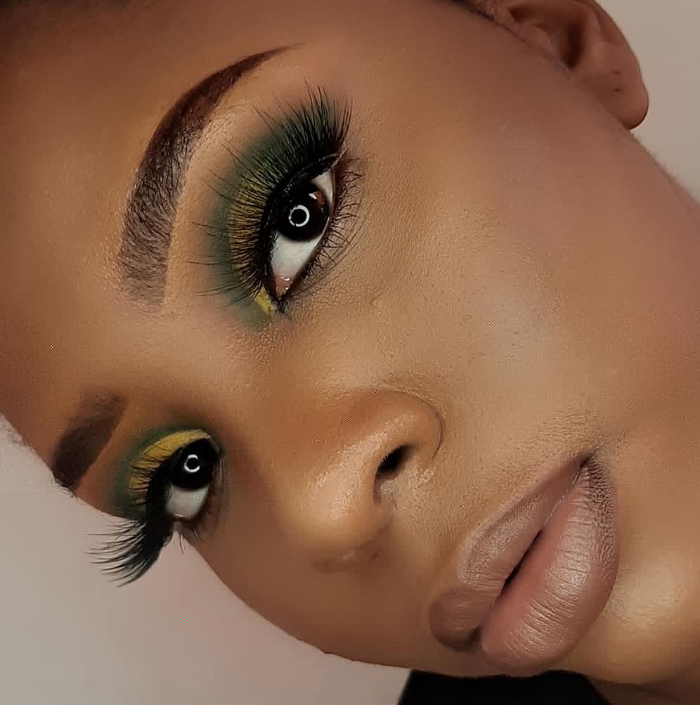 Iam_ThaBeezness's tweet photo. Please just retweet this 🥺🙏🏽
+26772884381 for all makeup services for women as well as male grooming. https://t.co/v9VcjrpLWd