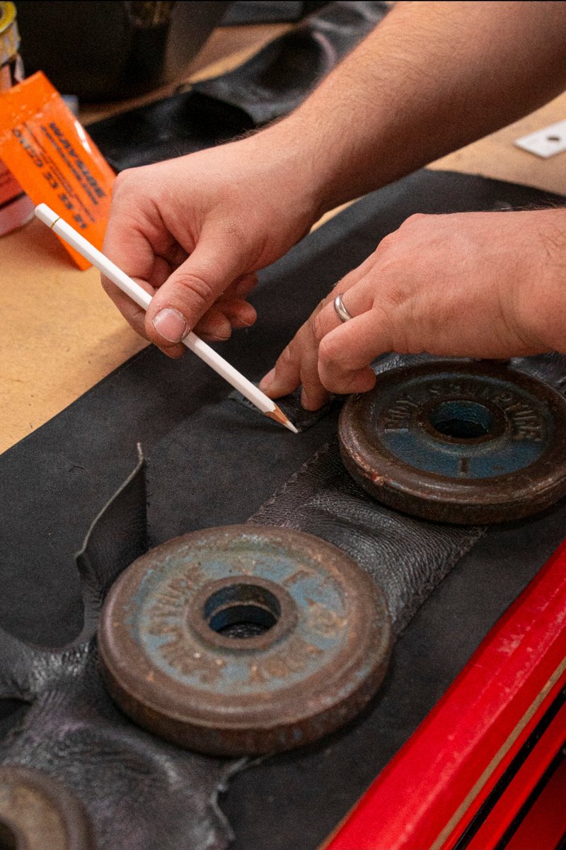 dclassauto's tweet image. We recently had Mark from @mercedesbenzowners down for a steering wheel retrim for his Mercedes CLS. Mark requested for a black alcantara wheel with a red leather 12 o'clock band to match the cars headlining and red leather seats. #dclassauto #mercedesbenzowners