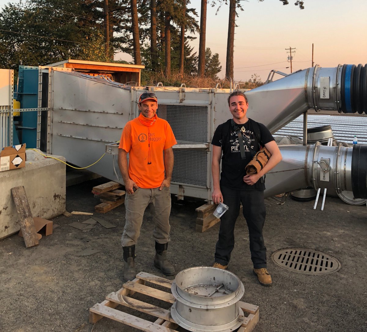 GreenMtTech's tweet photo. We were so thrilled to have Tyler Miller, an amazing member of Dirt Hugger's crew help out at an Oregon startup last week! Another #commercialcomposting project almost complete! https://t.co/UClw1ocpbk