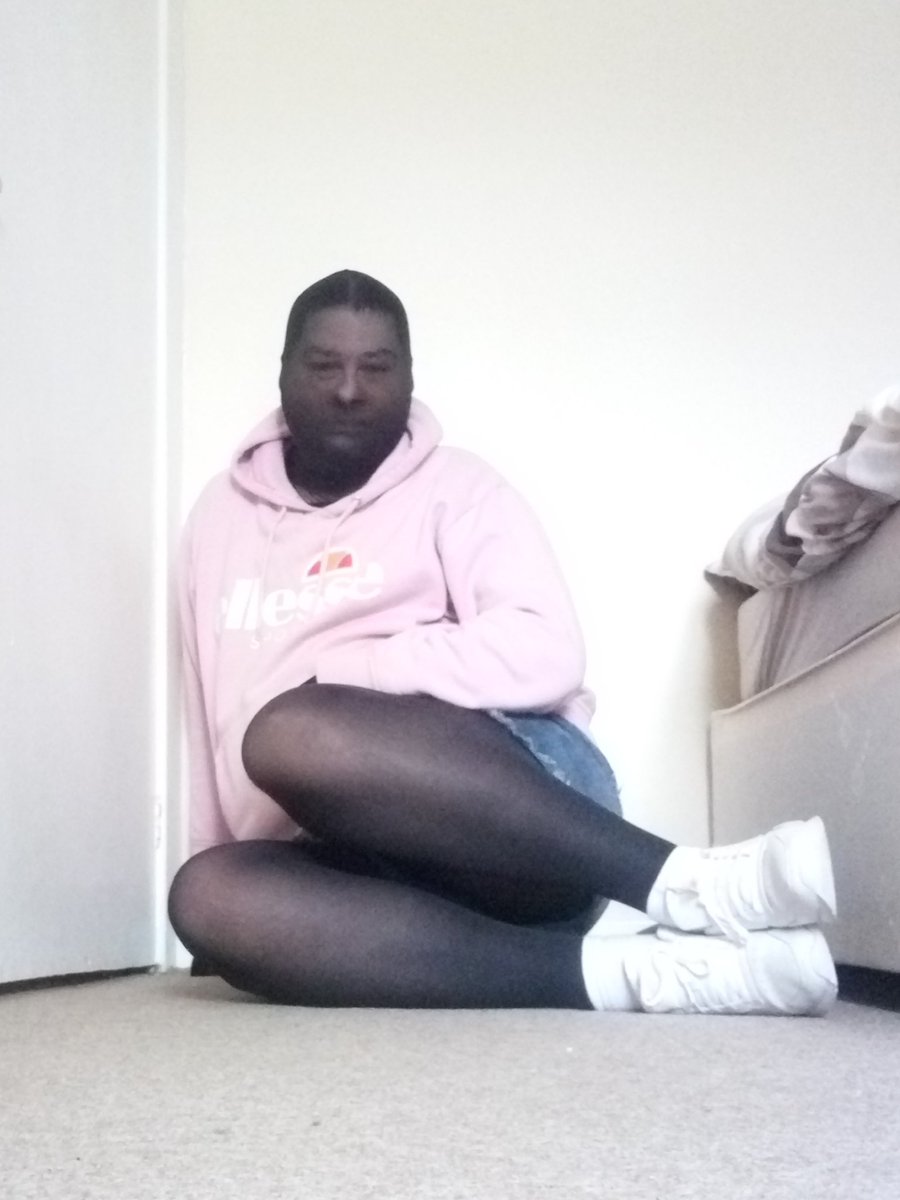 encasedinnylon's tweet photo. NYLONCLAD #nylonclad #tightsface #pantyhose #tights #black #covered #in #nylon #nylons https://t.co/cA6tGA8CkN