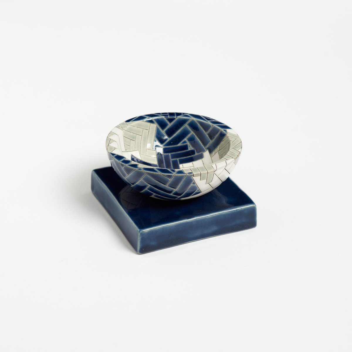 thegarnered's tweet photo. We are thrilled to announce that our latest collaboration with Edinburgh  based #ceramicist @frances_priest has launched on The Garnered - a beautiful collection of #handmade patterned bowls inspired by the colours on the island of Sanday in the #Orkneys. https://t.co/87wnw6Oyd2 https://t.co/1NkZT0eB2j