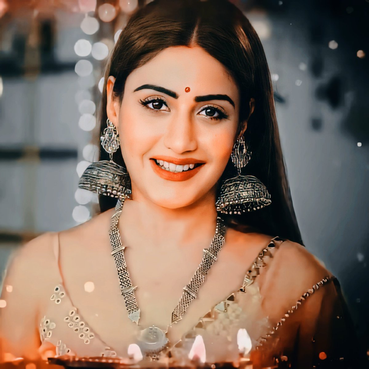 IAmGrumpyArtist's tweet photo. Diwali ka Patakha is here 🧨

#SurbhiChandna https://t.co/BgurBYyIQ5