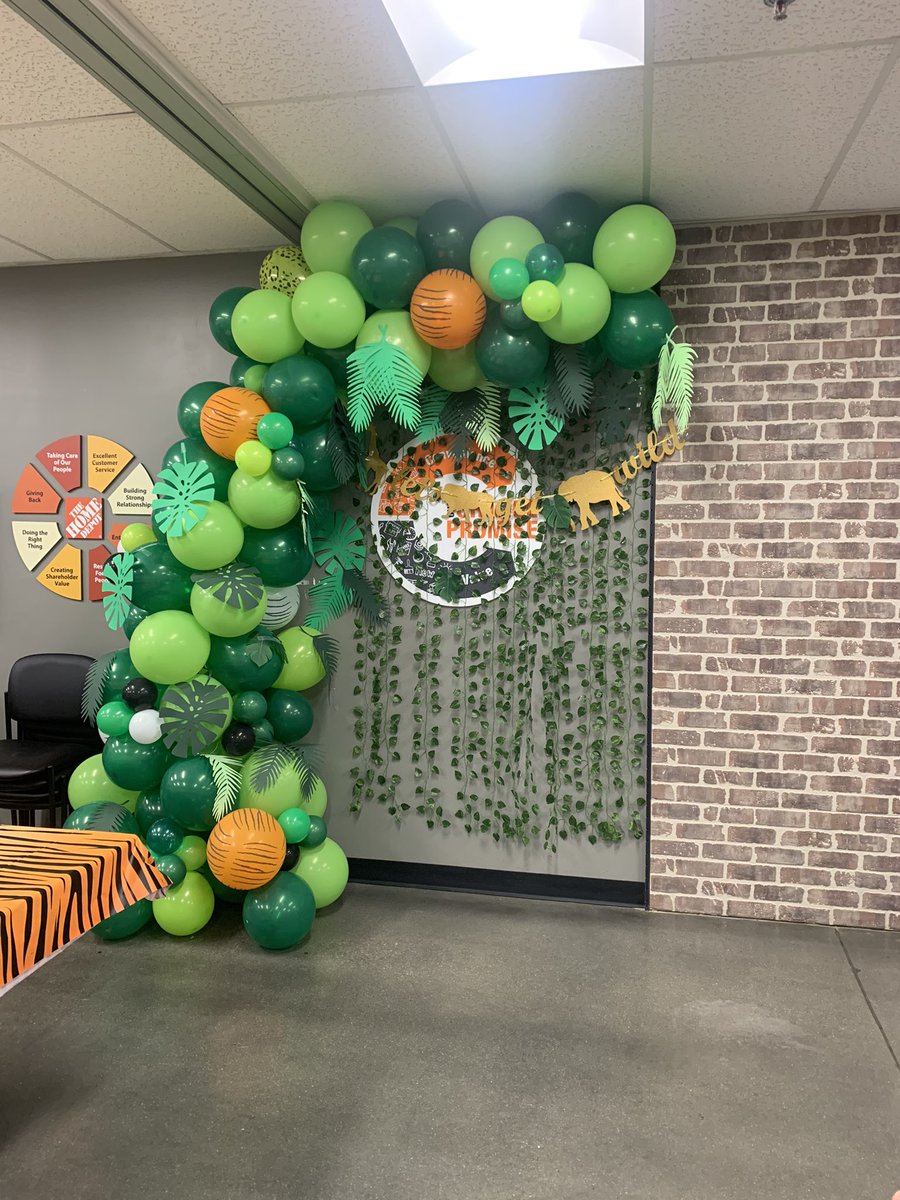 OASMLT3616's tweet photo. @3616Capital we like to get  a little wild!!! Animal theme week @jennifer_mangan @LizBillupsTHD @AlexAmoTHD @coryTHD323 @THD_HXT @CarrieNelsonTHD #CAM2020 #thankforallyoudo https://t.co/3iBryqLZxp