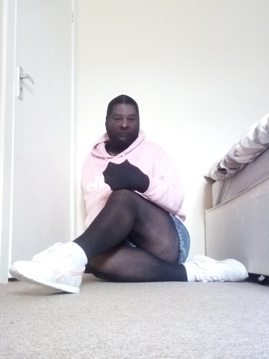 encasedinnylon's tweet photo. Pantyhose encasement #pantyhose #encasement #encased #nylon #nylons #tightsface #nylonclad #covered #in #nylonhead #tightshead https://t.co/gqDMA7geme