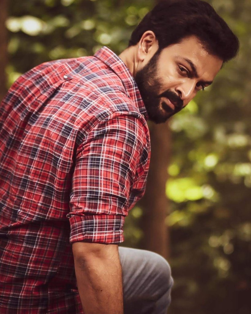 AthulK83184982's tweet photo. #HappyBirthdayPrithviraj
#happybirthdayprithvi
#Poffactio
#teampfo
#prithivirajsukumaran https://t.co/OvOK0aWO5V