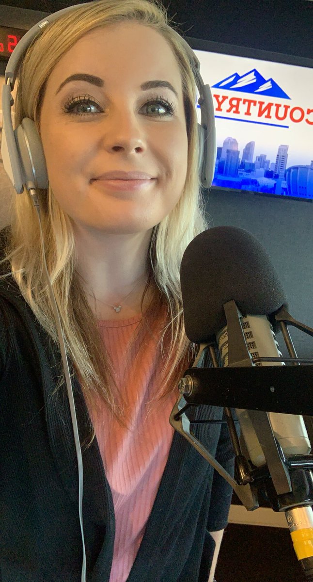 Megan_Pierson13's tweet image. how it started:             how it’s going:

•2011•   @Country105_FM    •2020•