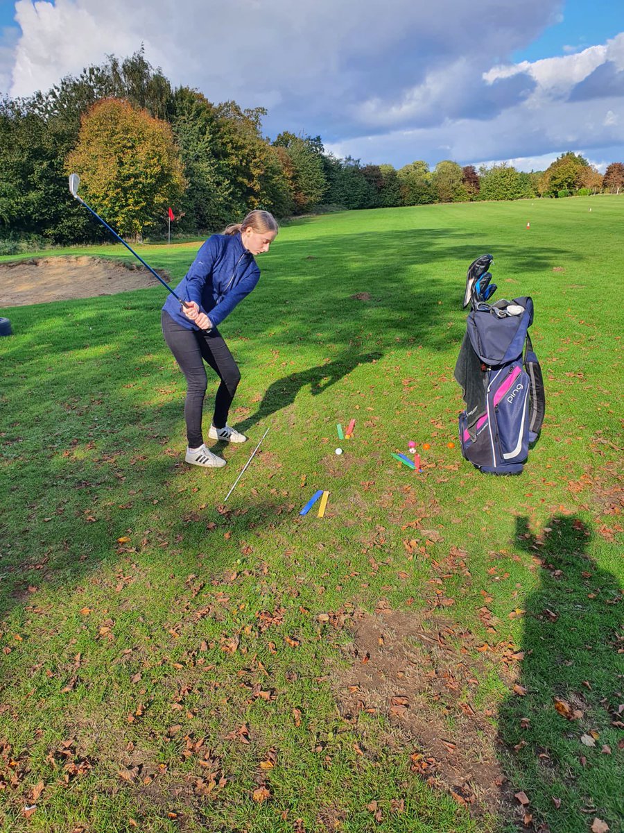 Abbie_Thompson9's tweet photo. A very productive range session with @KarlaMee10 working on a few swing thoughts using @colourpathgolf. Got to keep working towards my next competition #juniorgolf #girlscangolf #keepitvisual🌈👀 @WomensGolf https://t.co/7vkIEP0oNa