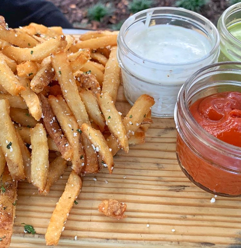 SevenLampsATL's tweet photo. The most simple things often bring the most happiness.☺️
⠀
>>> hand-cut fries w/ cotija — fresh herbs, red pepper ketchup, aji verde, tabasco blue cheese🔥

📷: afiadiaries 
⠀
#sevenlamps https://t.co/NmlJPPbMtW