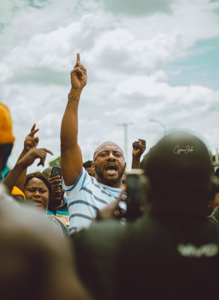 FHCServices's tweet photo. #EndSWAT #EndsSARS Peaceful Protest in ASABA led by @YulEdochie . Kindly like and Retweet please! 🙏🏽 https://t.co/tew3382N1M