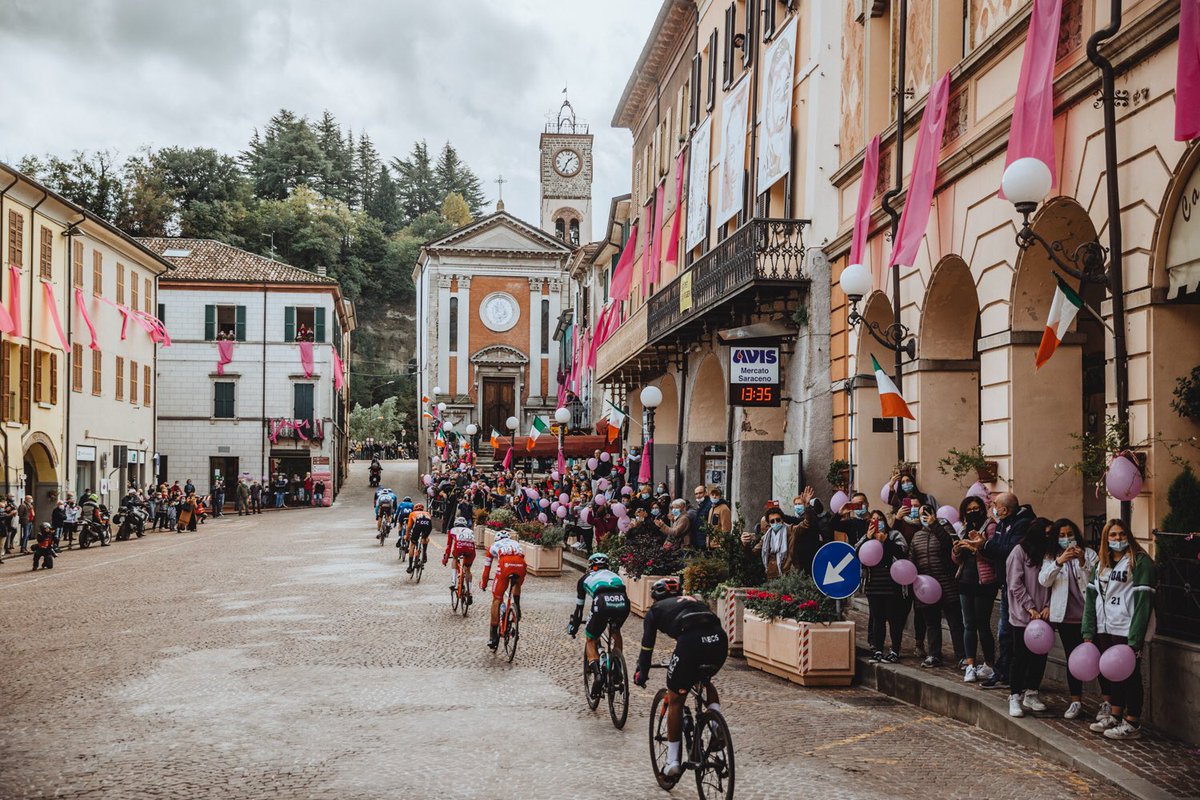 pelotonmagazine's tweet photo. Stage 12 of the @giroditalia

📸: @ChrisAuldPhoto 

Presented by @alebikewear_US #IAmAle #TheWayWeRide #Giro https://t.co/0lT94E1YKO