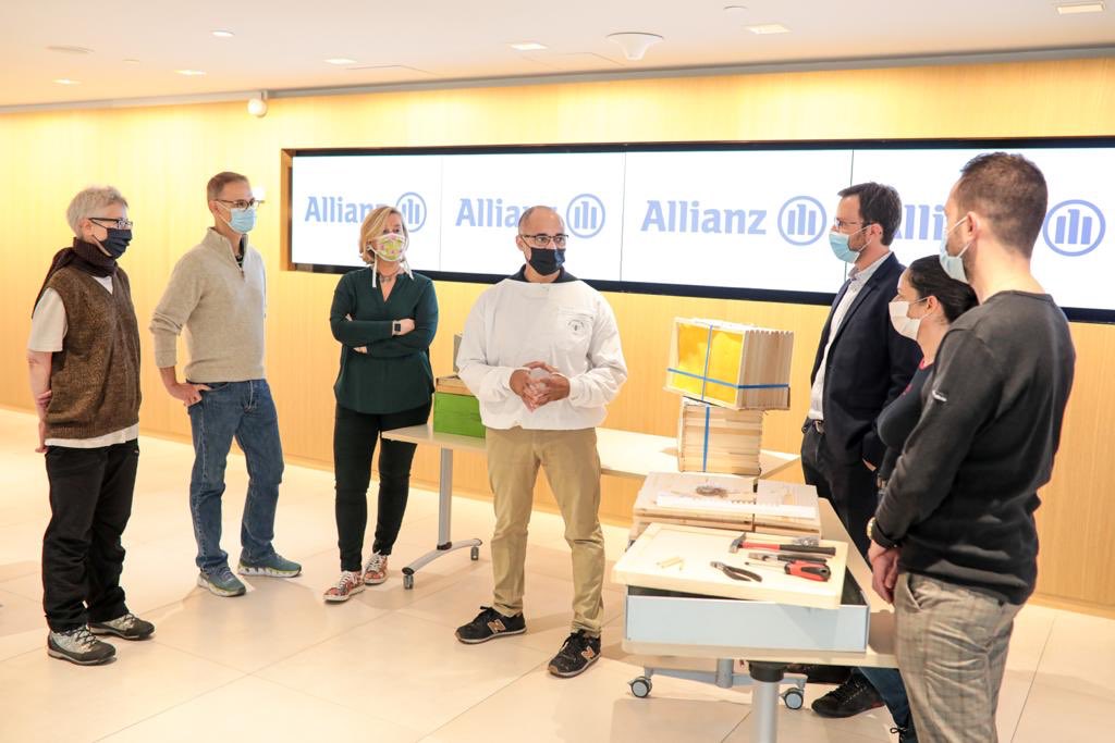 jacquesrichier's tweet photo. Bravo aux nombreux collaborateurs @allianzfrance qui participent dans le contexte particulier de l’édition 2020 à notre «journée de l’engagement»
L’occasion de prendre part sur le terrain à des actions solidaires et de renforcer les liens avec le milieu associatif #AllianzSEngage https://t.co/COGZFSMUPa