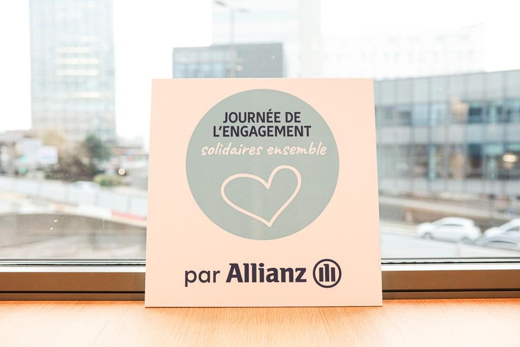 jacquesrichier's tweet photo. Bravo aux nombreux collaborateurs @allianzfrance qui participent dans le contexte particulier de l’édition 2020 à notre «journée de l’engagement»
L’occasion de prendre part sur le terrain à des actions solidaires et de renforcer les liens avec le milieu associatif #AllianzSEngage https://t.co/COGZFSMUPa