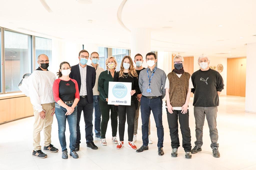jacquesrichier's tweet photo. Bravo aux nombreux collaborateurs @allianzfrance qui participent dans le contexte particulier de l’édition 2020 à notre «journée de l’engagement»
L’occasion de prendre part sur le terrain à des actions solidaires et de renforcer les liens avec le milieu associatif #AllianzSEngage https://t.co/COGZFSMUPa