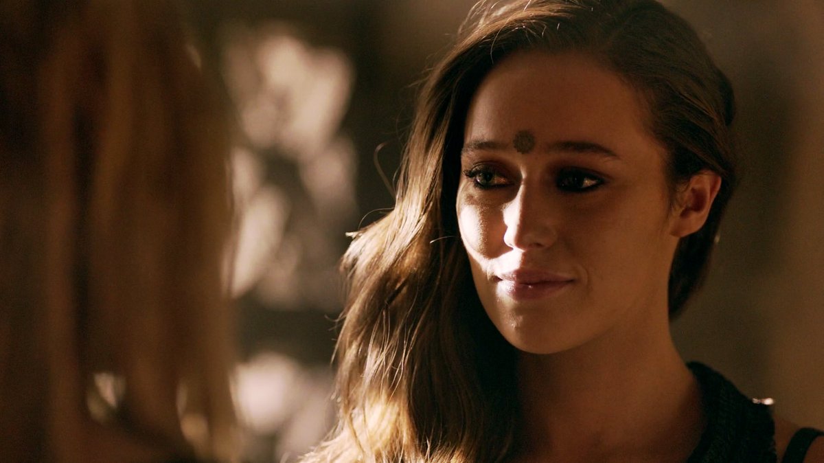 Multi_Fandom_s's tweet photo. si Gabriel n’avait pas tiré la flamme, Lexa aurait pu transcender et je sais qu’elle aurait choisi de revenir pour Clarke.
#Lexa
#lexaiscoming
#the100season7
#The100Finale https://t.co/kadJPrX1Iu