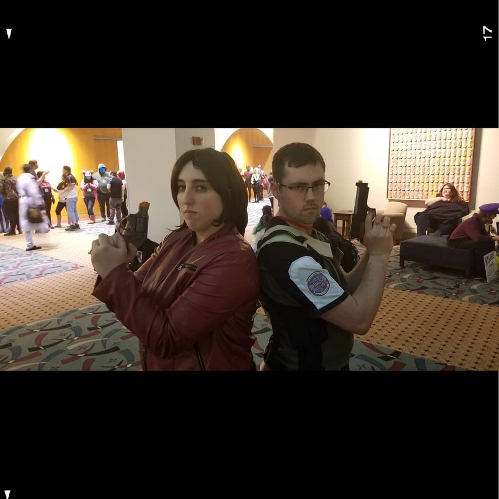 ironbiohazard03's tweet photo. Felt like posting a goodie of @archangel2158 and I as Claire and Chris with @bradducttapehale chasing us as Mr. X back at AMKE 2019. #throwbackthursday #tbt #amke #amke2019 #claireredfield #chrisredfield #redfieldsiblings #residentevil2remake #residentev… https://t.co/17ugtYvaYm https://t.co/F2sCozmGhP