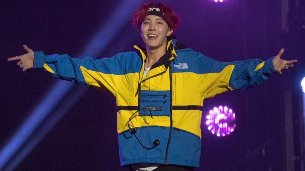 gwangjupics's tweet photo. throwback to this look 🥵 https://t.co/PD7zo4zIY0