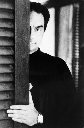 MartinaDini2's tweet photo. Scrivere è sempre nascondere qualcosa in modo che venga poi scoperto.
#ItaloCalvino

15 ottobre 1923 - 19 settembre 1985 https://t.co/K7HPVsy2AR