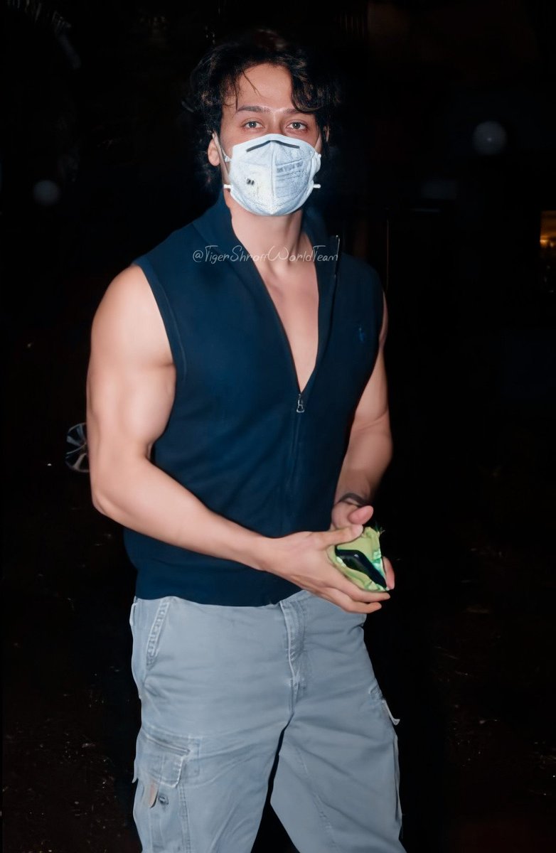 Tiger Shroff at the poster launch of #DEHATIDISCO...
-
@iTIGERSHROFF #tigershroff #tiger