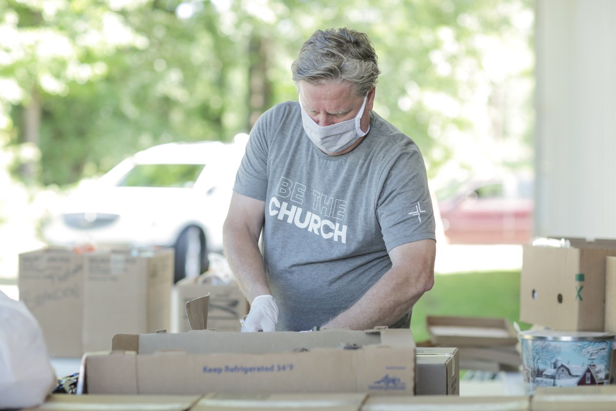 PinelakeChurch's tweet photo. You can #BeTheChurch by serving in the food pantry at one of our care centers. They are in need of people that can lift boxes, load and unload vehicles and stock shelves. If you can't serve in the care centers, then donate supplies!

For care center info: https://t.co/4vLn7Sbw8Q https://t.co/AGM8dEjJby