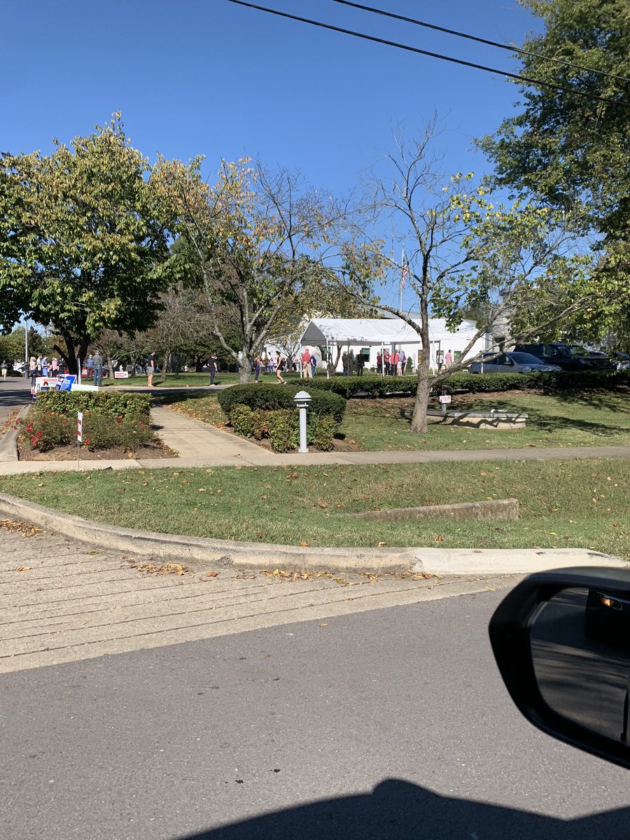 #EarlyVoting is hopping in #greenhills !  Great to see this enthusiasm for voting! #tnleg #TNPolitics