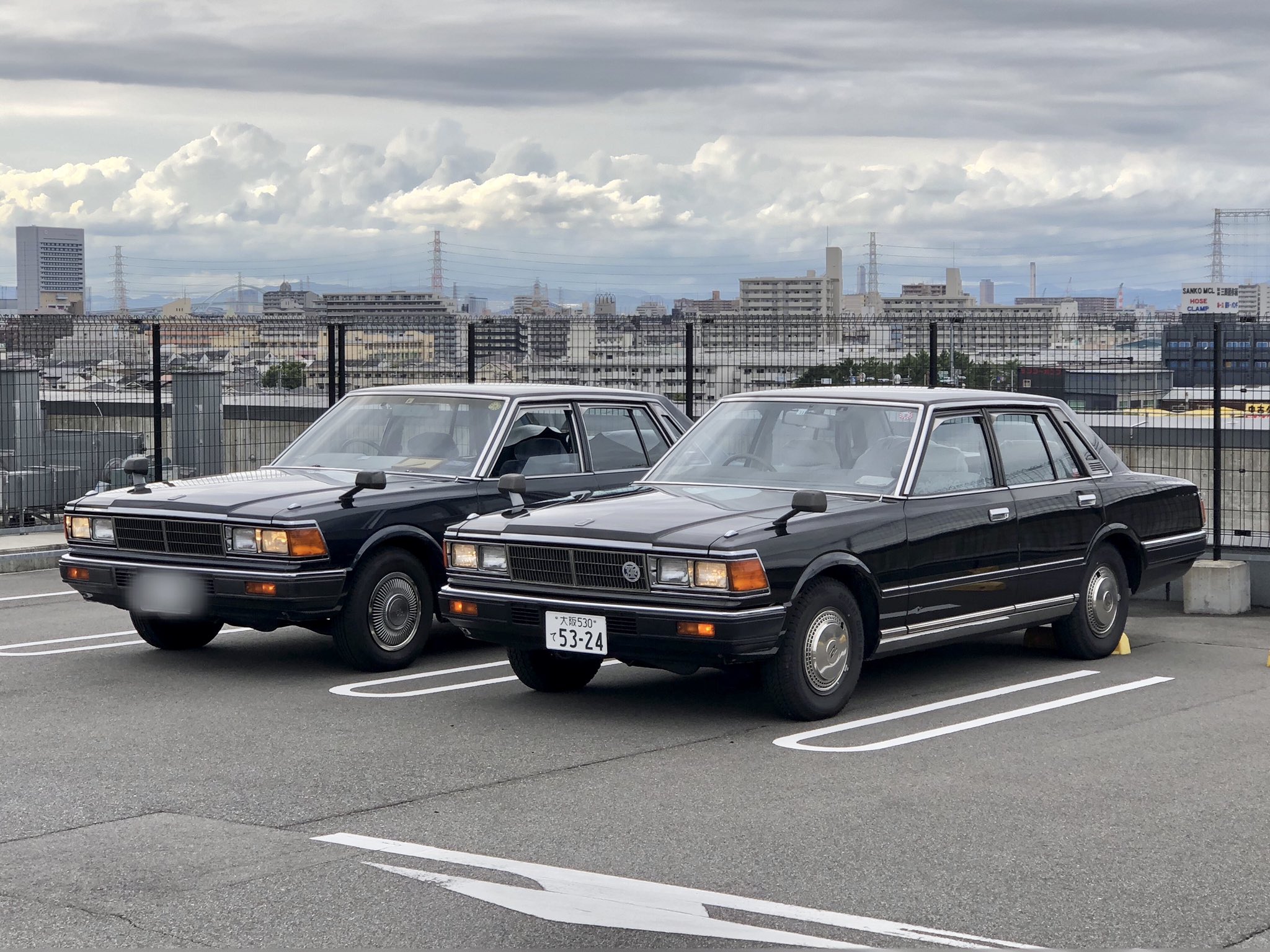 めっちゃかっこいい車止まってるやん Twitter Search Twitter