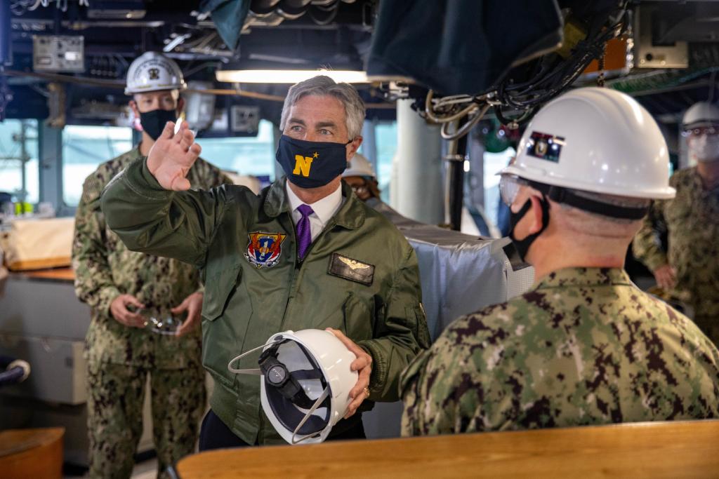 Welcome aboard, Sir! @SECNAV Kenneth J. Braithwaite interacts with Sailors aboard #USSMilius(DDG 69) during a visit to Commander, Fleet Activities Yokosuka. For 75 years, CFAY has provided, maintained, and operated base facilities and services in support of @US7thFleet.
