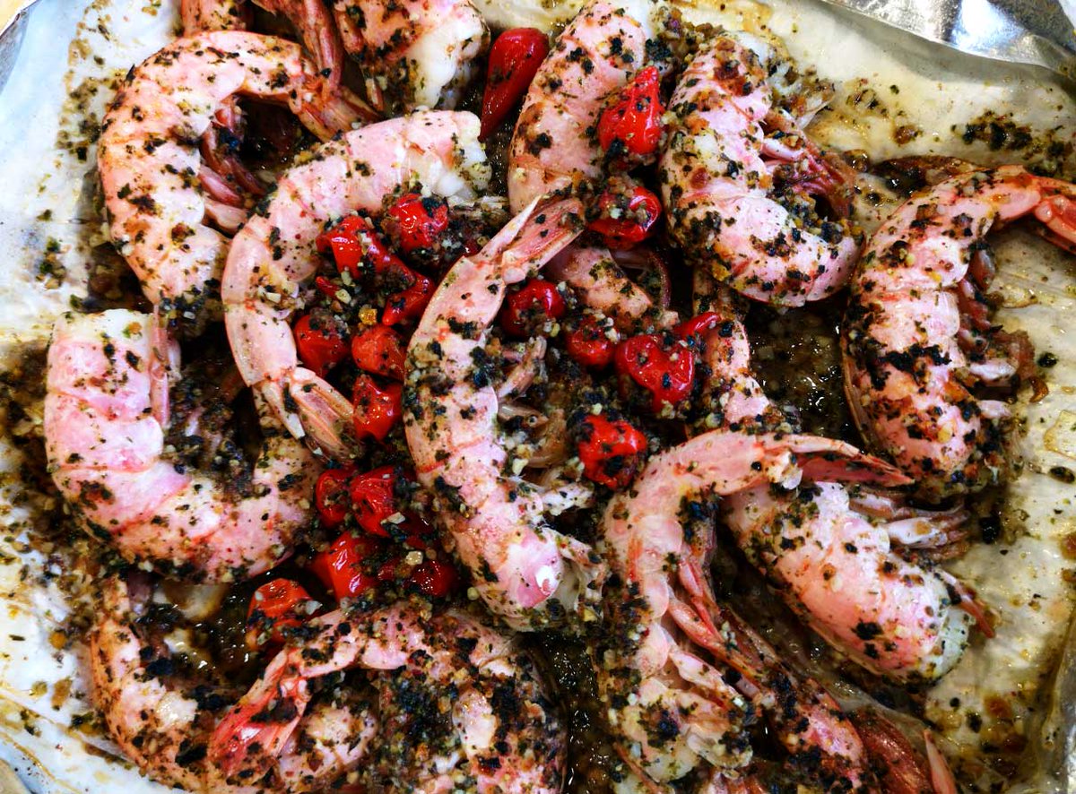TheBigPrawnCo's tweet photo. Try a new technique with our delicious smoked #seaweed #RedPrawns! Check out the #VideoRecipe here > https://t.co/75qWxfZz0h

#Seafood #LoveSeafood #Prawns #Recipe https://t.co/hJRGUuDomF