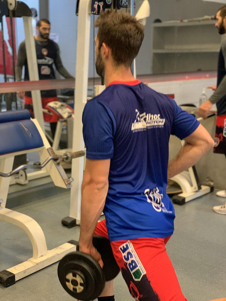 AAQuimsa's tweet photo. 👕 Con pilcha nueva de @adhocoficial, la Fusión se entrenó en el Ciudad pensando en sus próximos compromisos ✅🔴🔵⚪️ https://t.co/agRpnFwKDQ