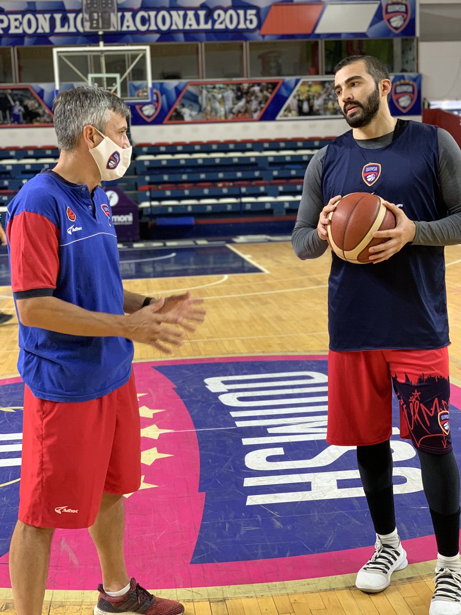 AAQuimsa's tweet photo. 👕 Con pilcha nueva de @adhocoficial, la Fusión se entrenó en el Ciudad pensando en sus próximos compromisos ✅🔴🔵⚪️ https://t.co/agRpnFwKDQ