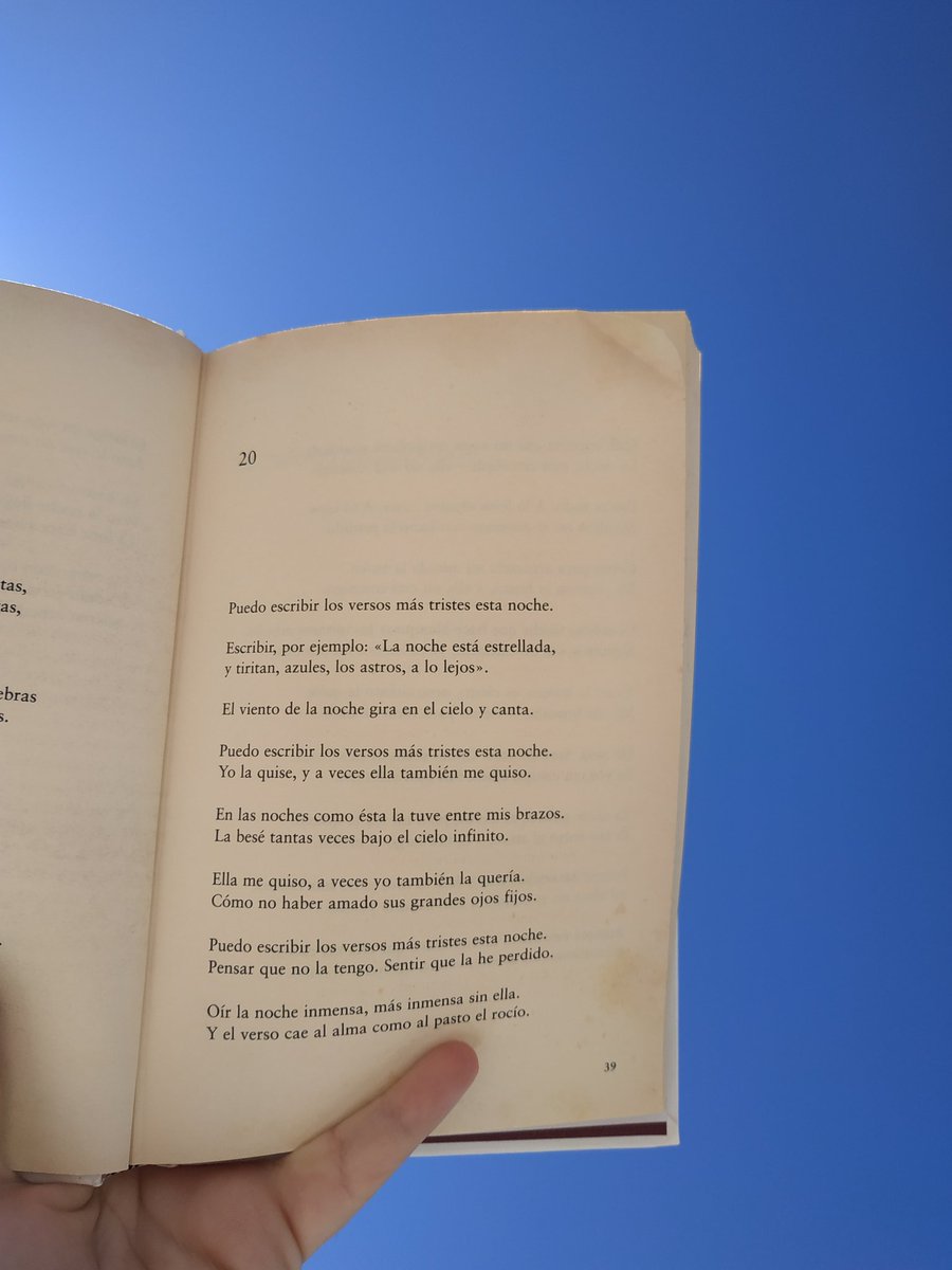 juliaarmario3's tweet photo. Poema 20 de Neruda en la playa, y otras formas de vivir https://t.co/gTrNutxaFB