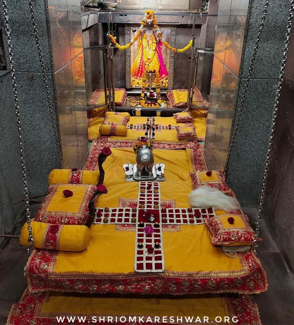 🚩जय ओंकार जी🚩
चतुर्थ ज्योतिर्लिंग श्री ओंकारेश्वर में ओंकार जी एवं माता पार्वती के सायं श्रृंगार दर्शन
अधिक अश्विन कृष्ण चतुर्दशी गुरुवार स.2077 दिनांक-15/10/20
वेब-https://t.co/cOFsHLW2cw
हेल्प-8989998686(8AM-8PM)
एप-https://t.co/n1vPut4nsp
बुक-7617238888(8AM-7PM)
#omkareshwar https://t.co/E70UDqYZjA