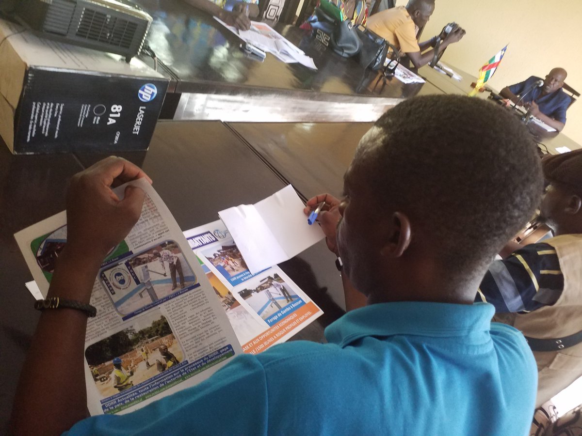 uepnddrrcaf's tweet photo. #UEPNDDRRenAction! Le coordonnateur général, M. @STouatena a animé ce 15 oct. à Bangui un point de presse pour présenter les réalisations du #PNDDRR. Un actif pour le Chef de l'Etat. Plus de 2000 ex-combattants démobilisés et 60 infrastructures en chantier pour les communautés. https://t.co/xU7yzOtPq1