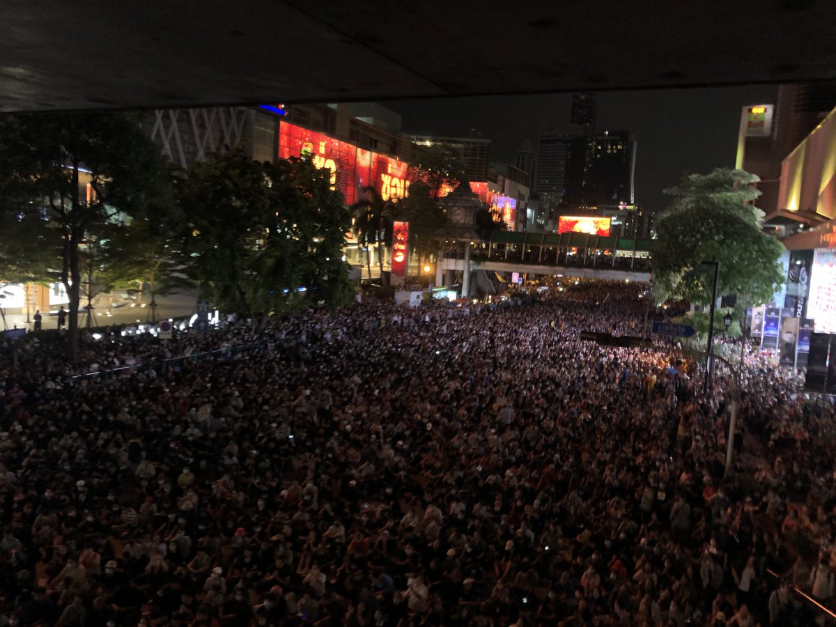 mramsterdam2020's tweet photo. Historical day  #สลายการชุมนุม https://t.co/xkGyeqmR0x