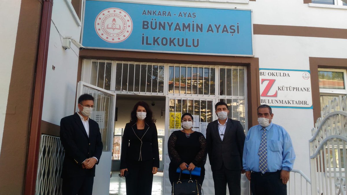 ayasilcemem's tweet photo. İlçe Milli Eğt Mdr Filiz KILINÇ,Şube Mdr. Mehmet ARISOY ve İlçe Hijyen Tetkik grv. Sinem ÇELİK,Bakanlığımızın ‘Eğitim Kurumlarında Hijyen Şartlarının Geliştirilmesi,Enfeksiyon Önleme Kılavuzu’nda yer alan önlemler çerçevesinde Bünyamin Ayaşi İlkokulu'nda incelemelerde bulundu. https://t.co/Cz0TlgZuq0