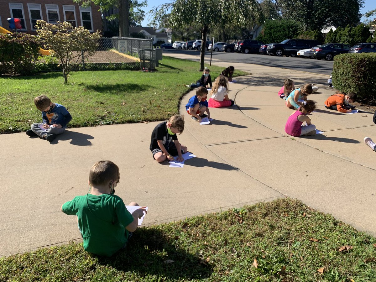 nesposito1229's tweet photo. Goldberg Gang enjoying working outside in this beautiful weather! @oceansidelaxmom @jmcgahan31 https://t.co/a927v1KJln