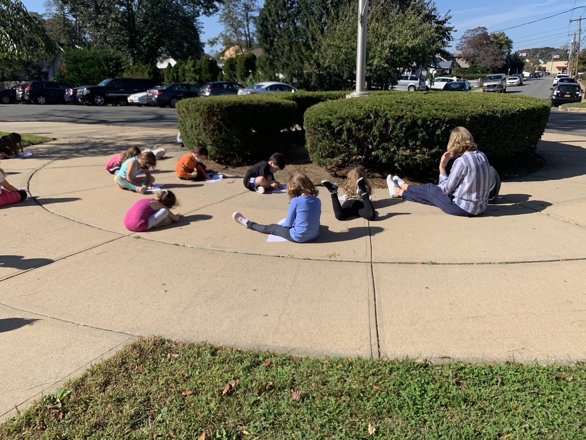nesposito1229's tweet photo. Goldberg Gang enjoying working outside in this beautiful weather! @oceansidelaxmom @jmcgahan31 https://t.co/a927v1KJln