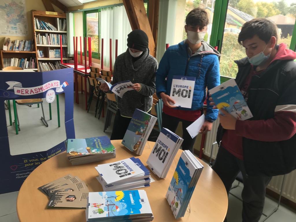 MdEuropeNimes's tweet photo. Les #ErasmusDays en Lozère au #Legta a St Chely d’Apcher avec les jeunes en formation élevage et des volontaires européens @EUsolidarityCor @VegaJuana4 @DptLozere48 https://t.co/kQb3xB8QoP