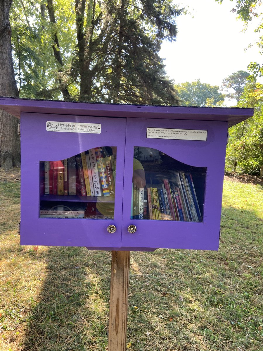lynnesabookworm's tweet photo. My Free Little Library was beautified with bookmarks by some mysterious bibliophiles! #FHESfamily ⁦@BardsAlley⁩ https://t.co/UWypdnQbMb