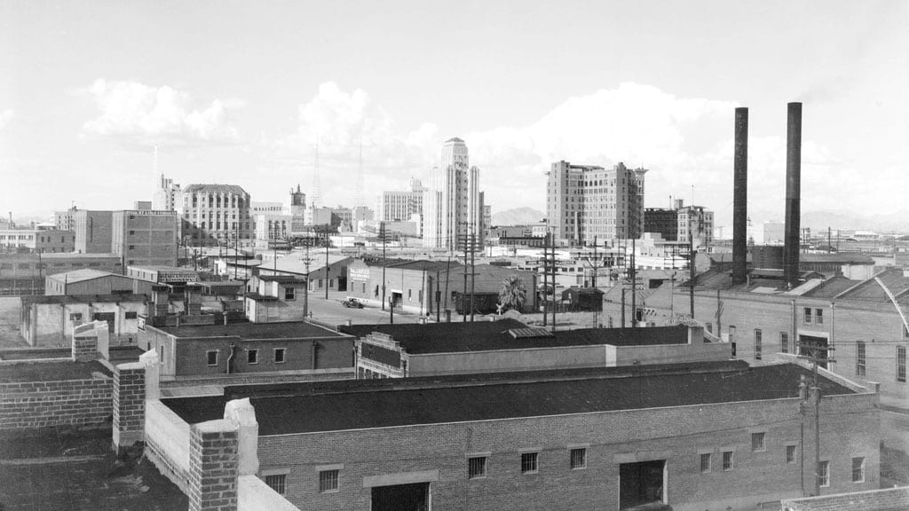 📸: Looking north towards #dtphx from the <a href="/PHX_WD/">PHX Warehouse Dist</a> in the 1930s. 🤩 (Photo: McCulloch Brothers / <a href="/ASU/">Arizona State University</a>)

Local historian Frank Barrios details the Hispanic history Of The Phoenix Warehouse District for #HispanicHeritageMonth on our blog: dtphx.org/2020/10/08/a-h…