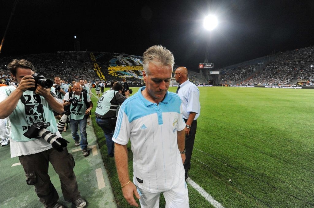 VelodromePics's tweet photo. « Joyeux anniversaire Didier Deschamps » 🥳

📸 GI

#Velodrome • #TeamOM https://t.co/gakdODnHnk