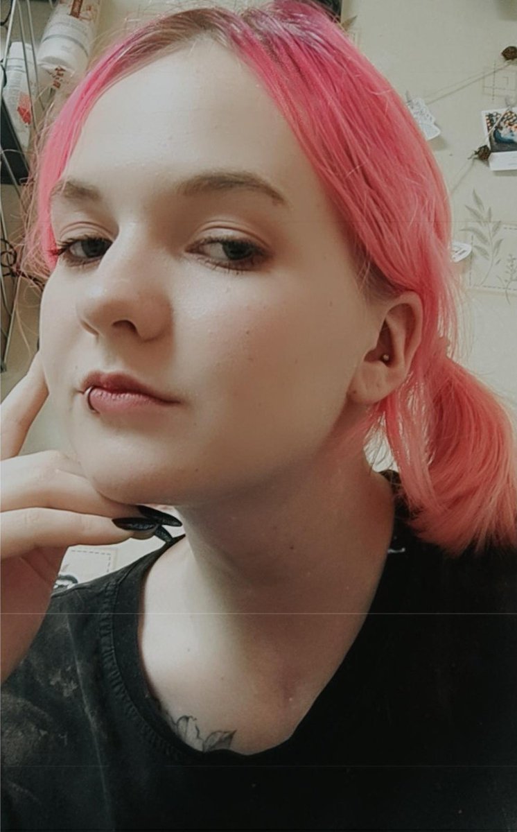 nothing_twt_'s tweet photo. #aliceselcaday
I like me better when I with you
@NewWorld_VICTON @VICTON1109 #alcd https://t.co/XYWkVZKIJM
