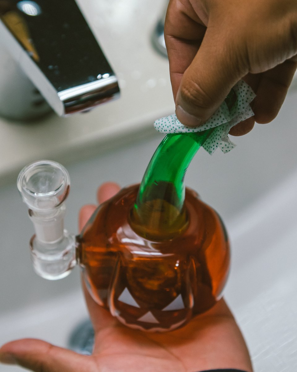hemperco's tweet photo. Who uses #HemperTech Freshwipes to keep their glass sparkling? π β
Keep your freshwipes on hand to keep your Jack-O-Lantern shining all season! π―οΈβ
β
π Jack the Ripper + Alcohol Fresh Wipes
π https://t.co/wl8VYDVgcs https://t.co/OPNNw8rl8H