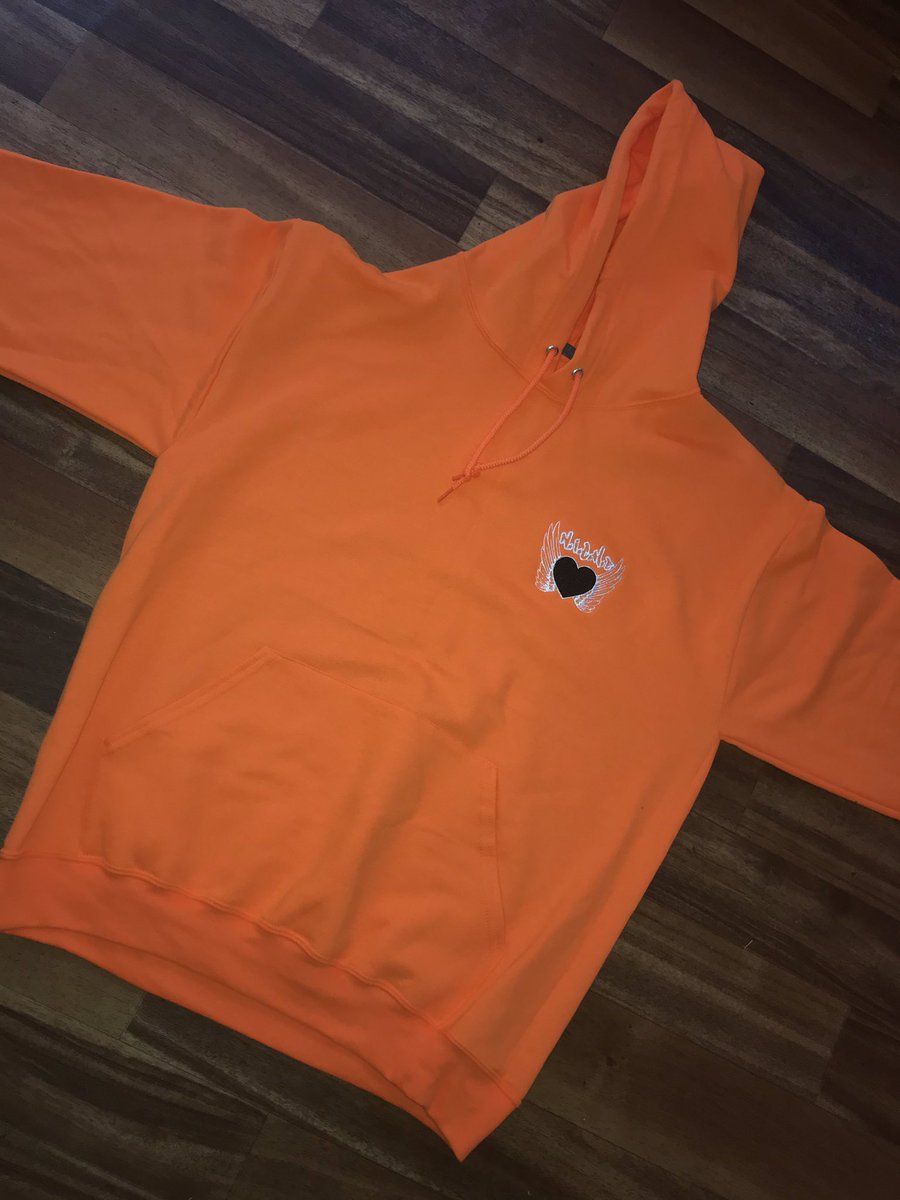 NICHMINDSET's tweet photo. New Colors Droppin Soon‼️ #NICH❤️ #ItsALyfeStyle https://t.co/r2b01wj6ZC