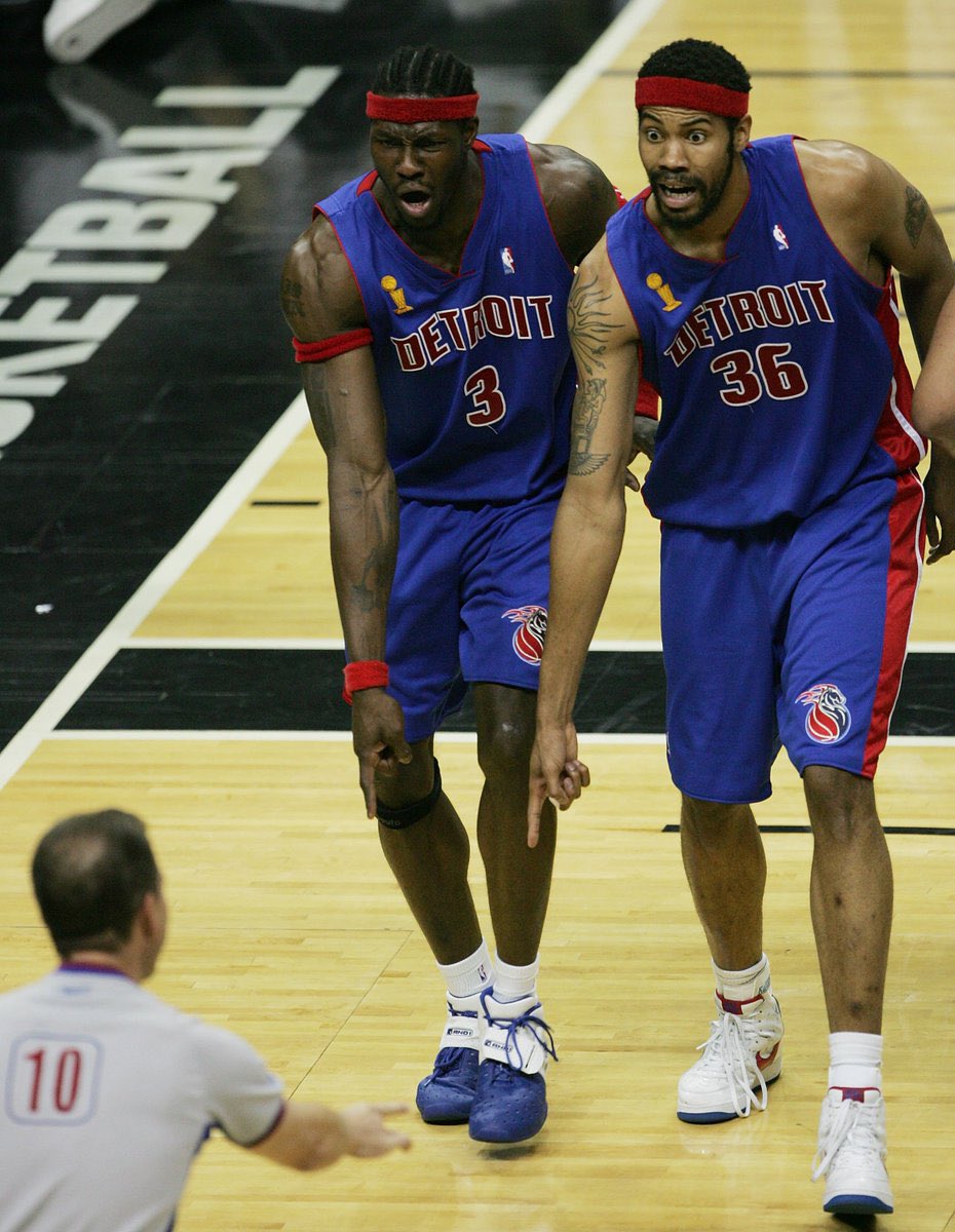 johnnysoto_'s tweet photo. @DetroitPistons Ball donโt lie #PistonsPoster https://t.co/pcRjNbKYAP