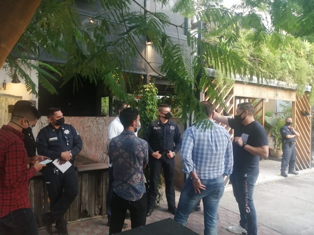En el Gobierno de <a href="/DelToroIsmael/">Ismael Del Toro</a> estamos haciendo equipo con la Sociedad y los Empresarios, es por eso qué, empezamos con un proceso de organización y corresponsabilidad con la <a href="/canirac_jalisco/">CANIRAC JALISCO</a> y <a href="/LopezCotillaAC/">López Cotilla A.C</a> para brindarle una mayor tranquilidad al #CorredorGastronómico 🍝✔