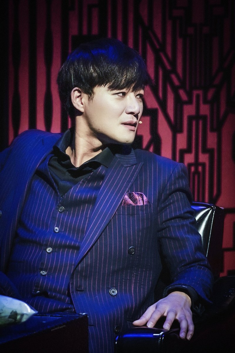 뮤지컬비스티 
커튼콜

재현 役 - 김종구 배우님

' 잠시흔들릴 수 있어... 
  제 자리로 돌아오기만 하면 돼... '

201015 목요일 밤공