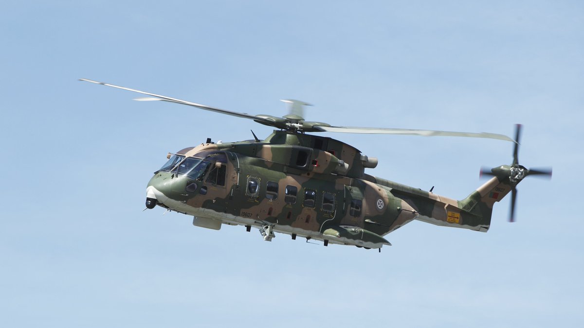 politica_defesa's tweet image. #Sabia que o Multinational Helicopter Training Center (#MHTC), a instalar em Sintra, será o maior centro europeu para a formação de pilotos e tripulações de helicópteros, depois de atingir plena capacidade? @EUDefenceAgency @fap_emfa @defesa_pt @EMGFA_RP
