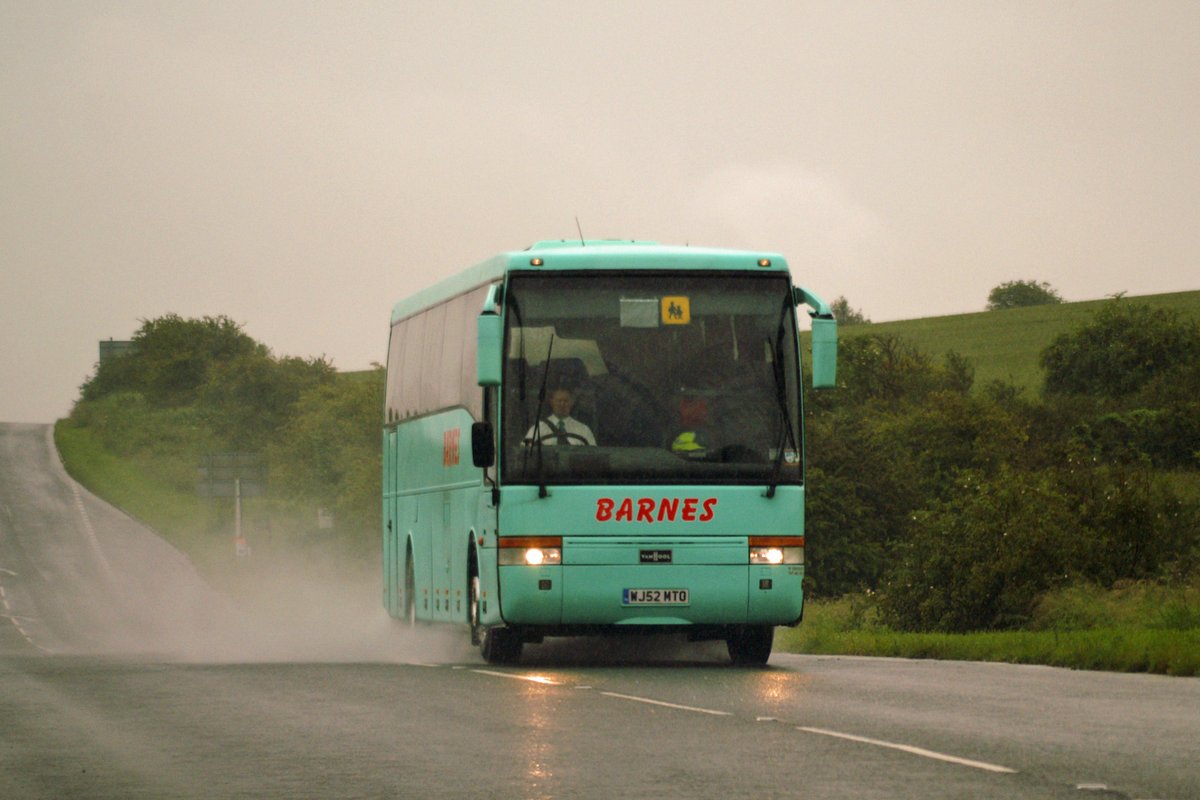 BarnesCoaches's tweet photo. #ThrowbackThursday ↩️ An oldie but a goldie of coach
WJ52 MTO
📸: Photographer permission given to: David Pettitt
#Vanhool #VanhoolCoach #CoachFleet #TBT #MemoryLane #CoachTravel #CoachPhotography #CoachSpotter #BarnesCoaches https://t.co/0KJl5UH1R1