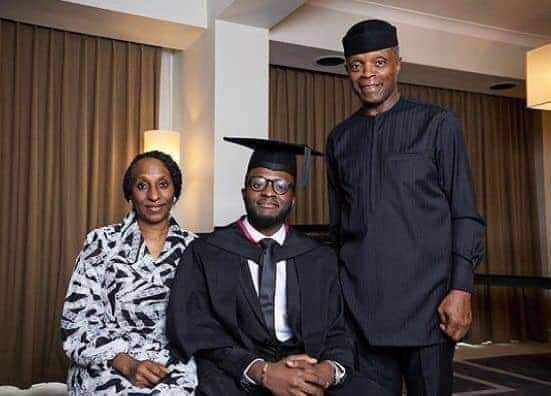 Hamzatcutz's tweet photo. As you see this just retweet😢
Follow me and I promise to follow back 💗
Wizkid #alausaprotest #asuu Burna starboy https://t.co/VitbB7doan